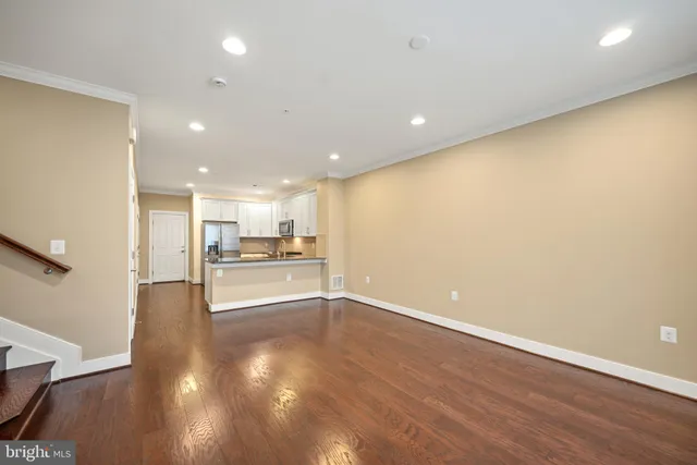 $4,300 | 2111 Richmond Highway, Unit 101, Alexandria, VA 22301