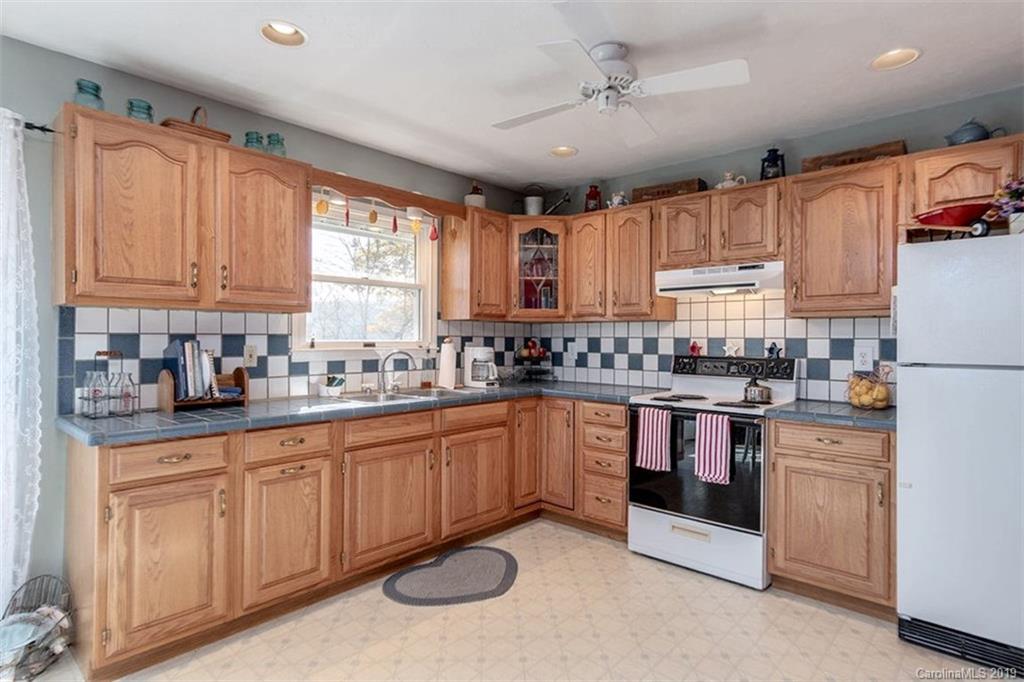 1145 Eagles Ridge Road Sylva, NC 28779 - Photo 11 of 24 Gallery Image 11
