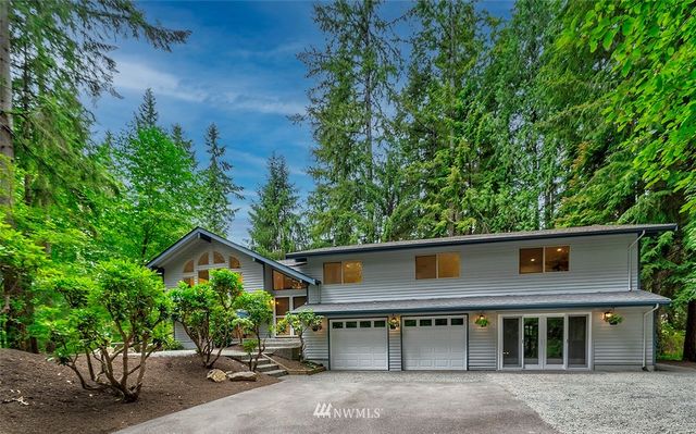 a view of house with outdoor space