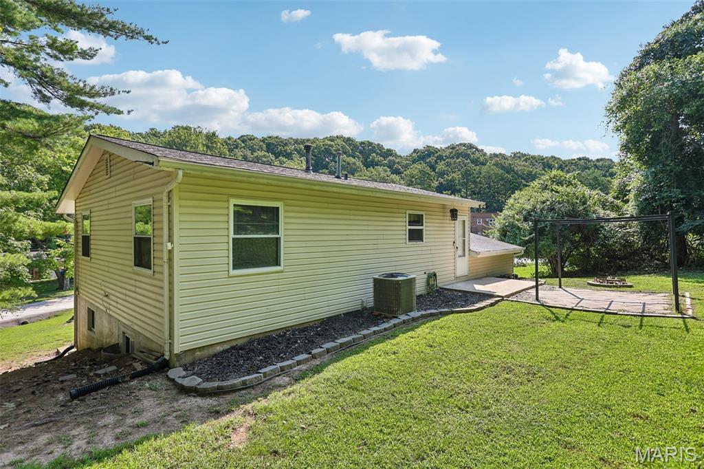 2101 Linnus Drive High Ridge, MO 63049 - Photo 34 of 37 Gallery Image 34