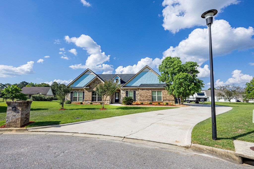 277 Silver Maple Lane Dothan, AL 36301 - Photo 2 of 46