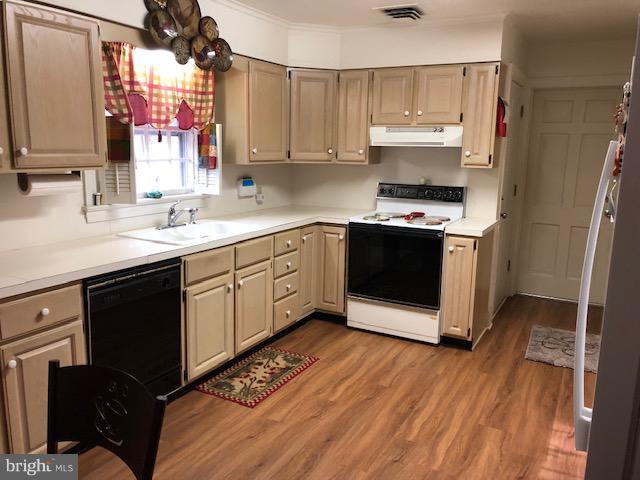 612 Pine Bluff Road Salisbury, MD 21801 - Photo 11 of 21 Kitchen with garage entrance