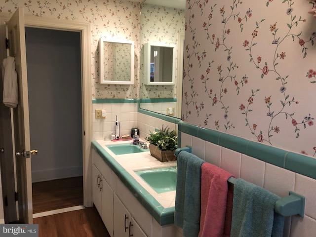 612 Pine Bluff Road Salisbury, MD 21801 - Photo 18 of 21 Full bath with new walk in shower