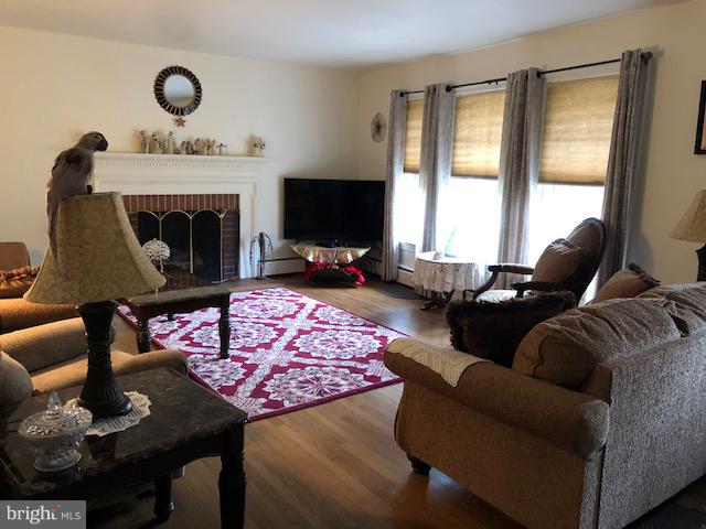 612 Pine Bluff Road Salisbury, MD 21801 - Photo 8 of 21 Living room