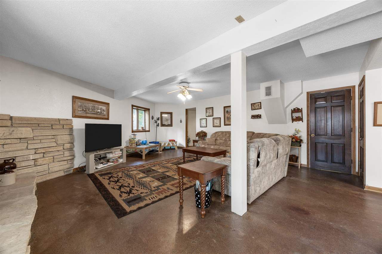 1951 Lake Manor Road Northeast Solon, IA 52333 - Photo 36 of 51 Gallery Image 36