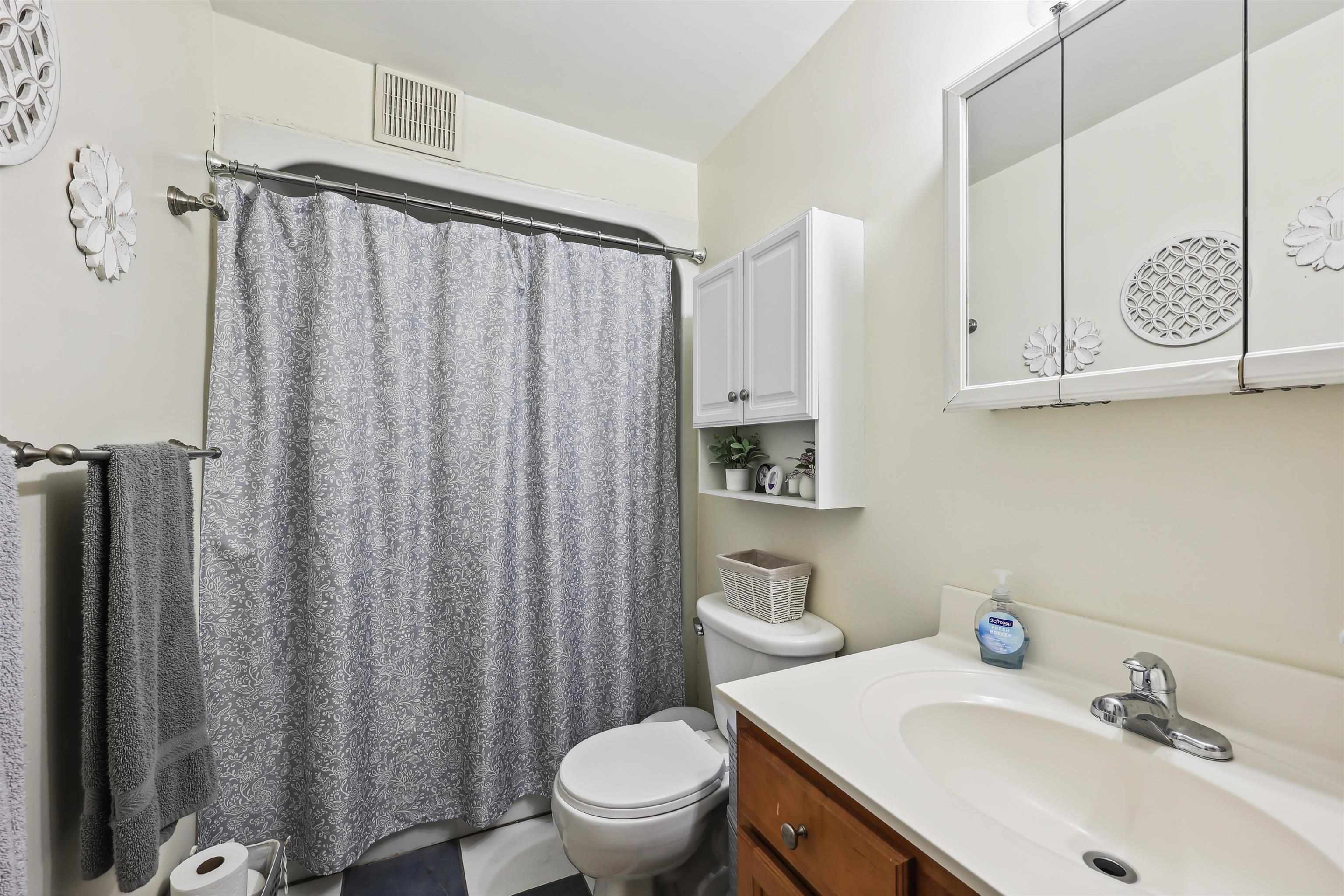 65 Manchester Street Nashua, NH 03064 - Photo 35 of 40