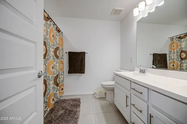a view of a hallway with closet