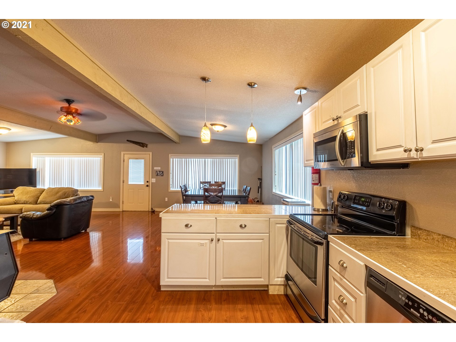 72262 Crannog Road North Bend, OR 97459 - Photo 8 of 32 Gallery Image 8
