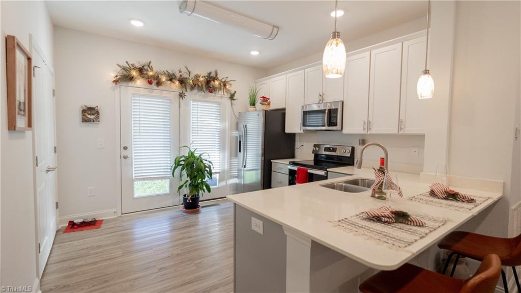 609 Riverside Drive Mount Airy, NC 27030 - Photo 5 of 31 Gallery Image 5