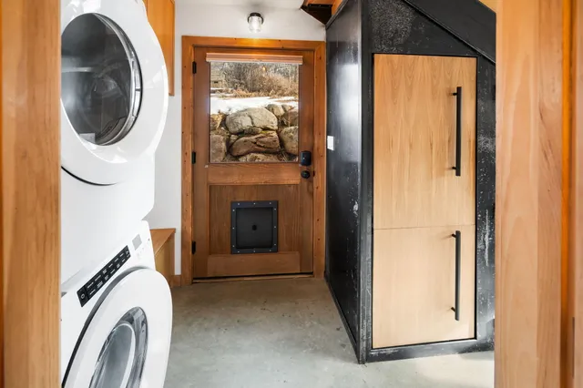 a view of a street with a house