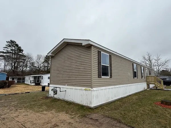 $229,900 | 2900 Cranberry Highway, Unit 42, Wareham, MA 02538