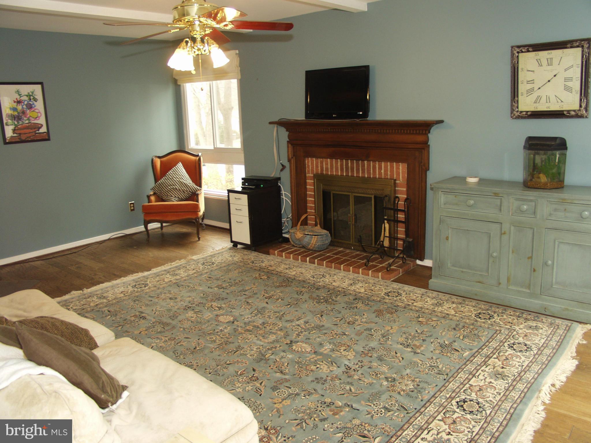 11575 Embers Court Reston, VA 20191 - Photo 12 of 30 Family Room