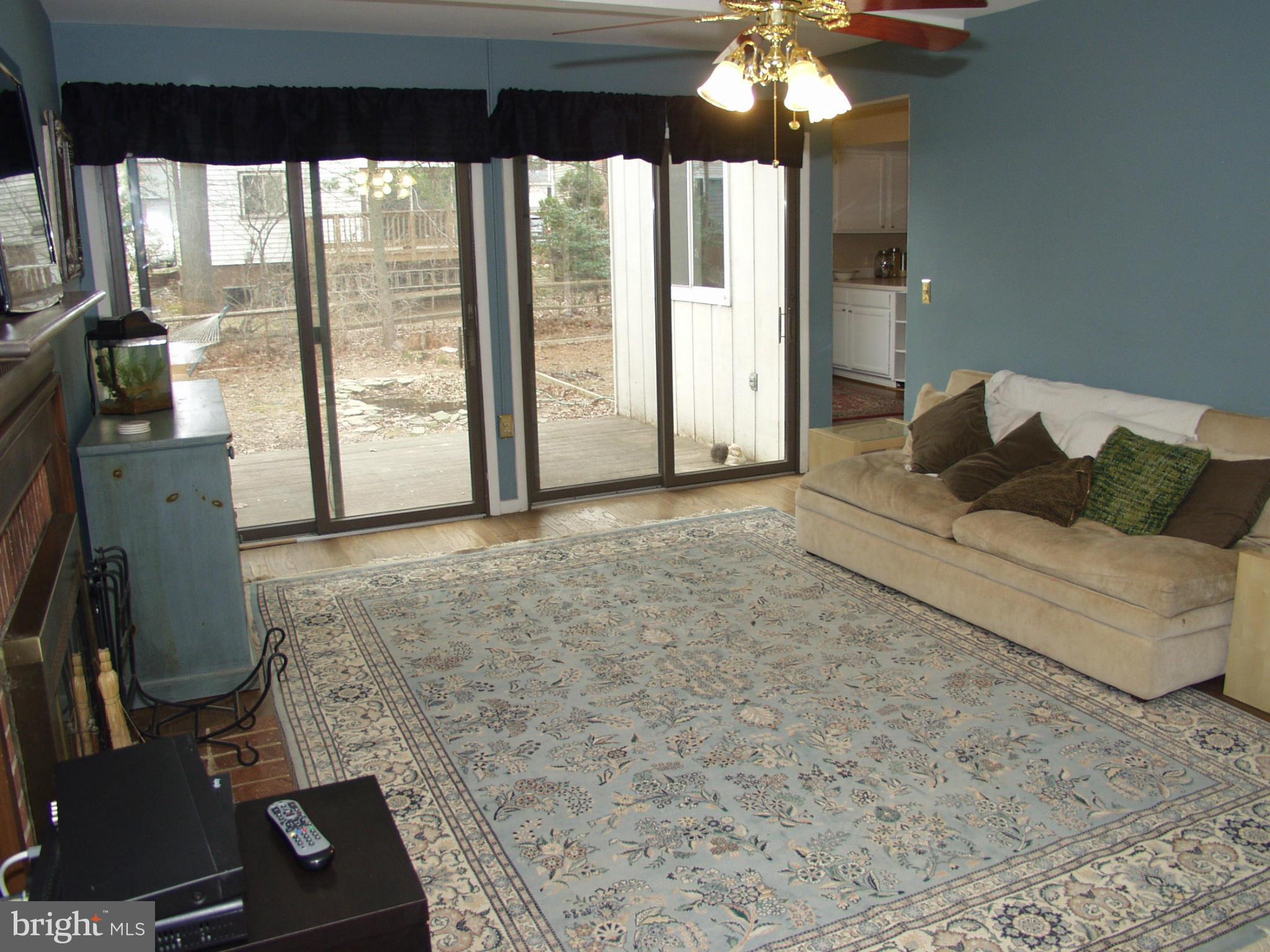 11575 Embers Court Reston, VA 20191 - Photo 13 of 30 Family Room