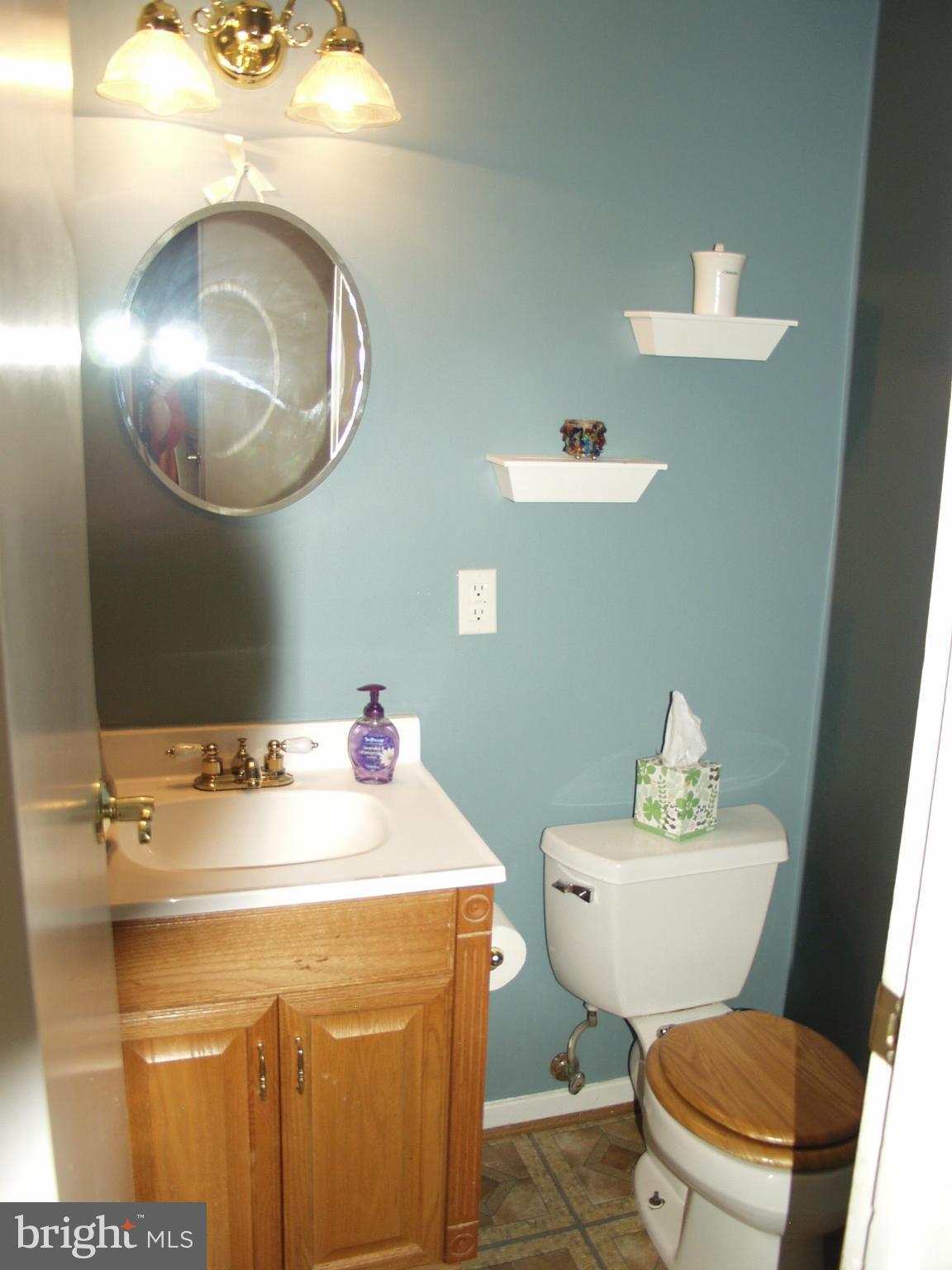 11575 Embers Court Reston, VA 20191 - Photo 14 of 30 Bath
