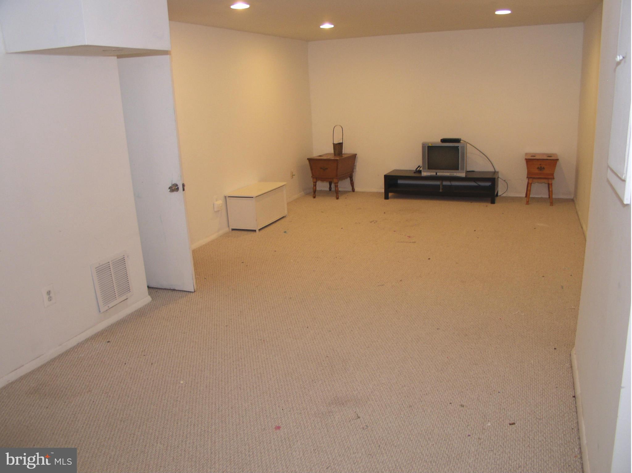 11575 Embers Court Reston, VA 20191 - Photo 23 of 30 Interior (General)