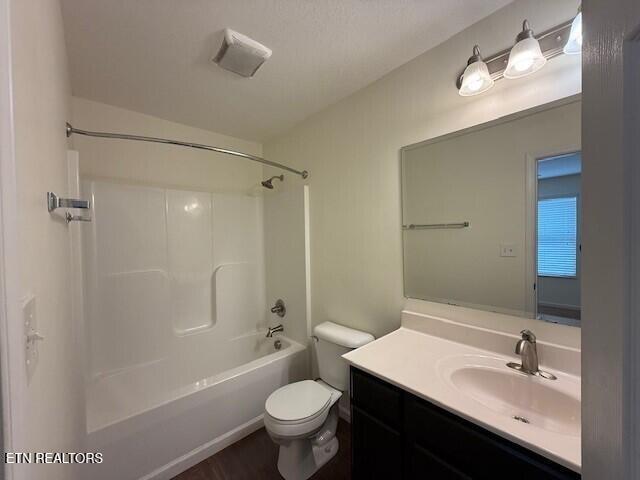 810 Bob Kirby Road Knoxville, TN 37923 - Photo 8 of 10 full hall bath up