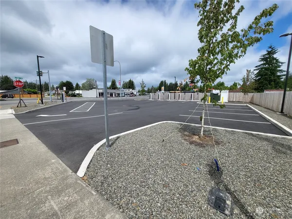 a view of a tennis court