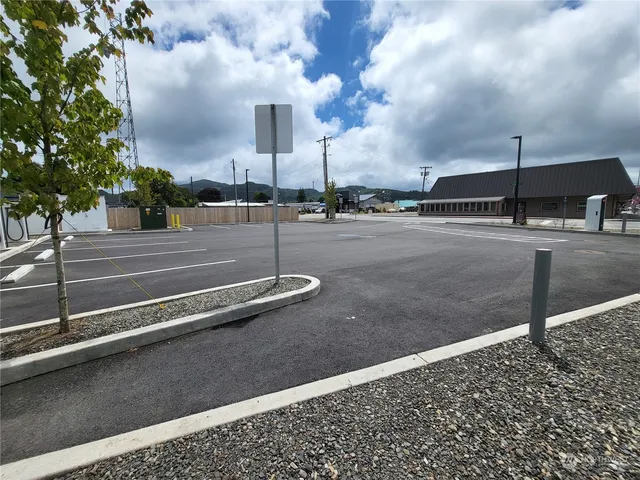 a view of a parking space