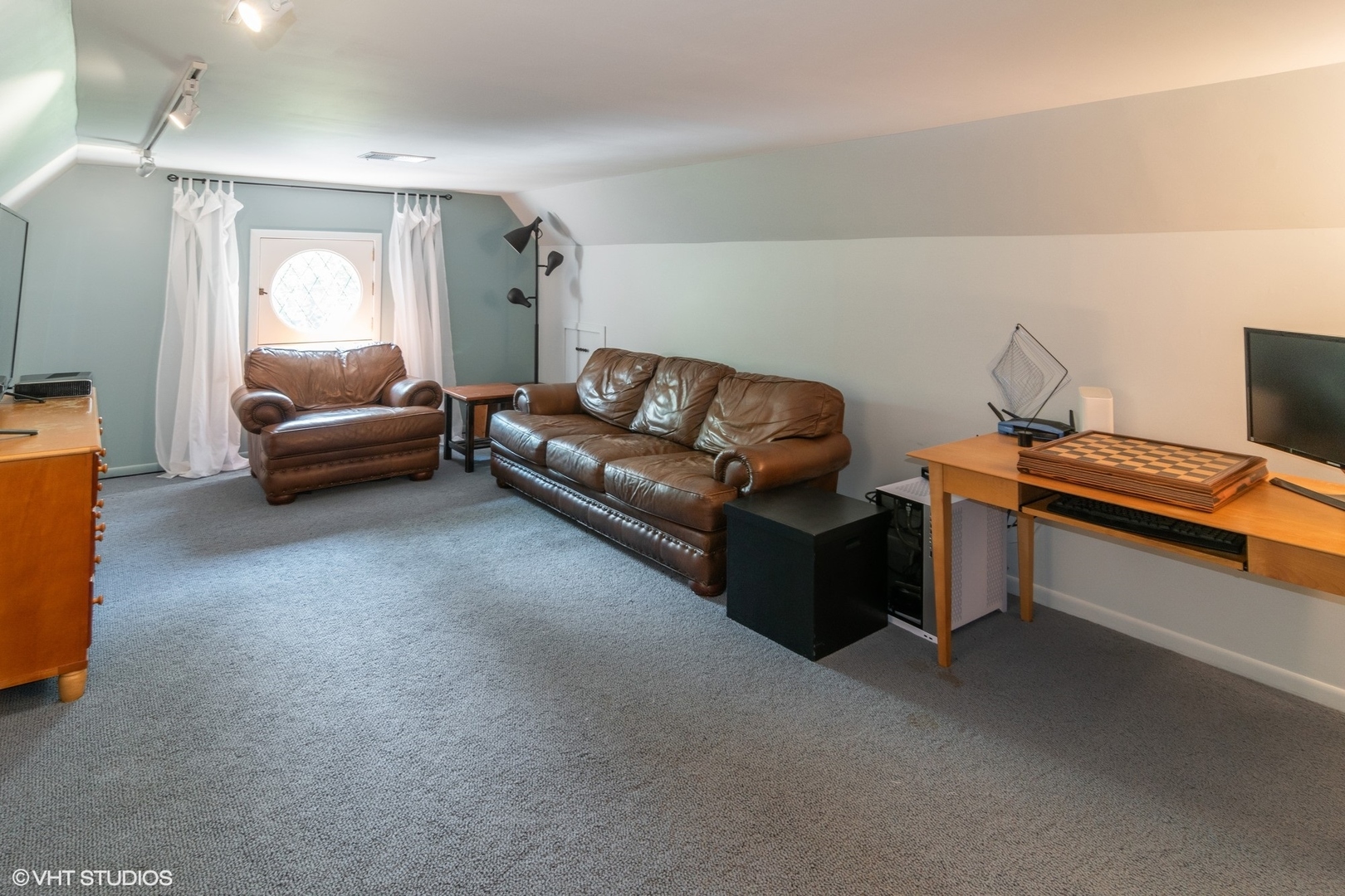 280 Maplewood Road Riverside, IL 60546 - Photo 15 of 30 a living room with furniture and a flat screen tv