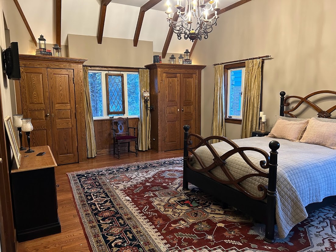 280 Maplewood Road Riverside, IL 60546 - Photo 9 of 30 a bedroom with furniture and a rug