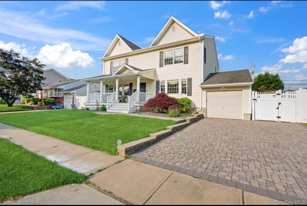 47 Syosset Circle Syosset, NY 11791 - Photo 2 of 30