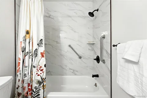 $189,000 | 2700 South Holly Street, Unit 206, Denver, CO 80222