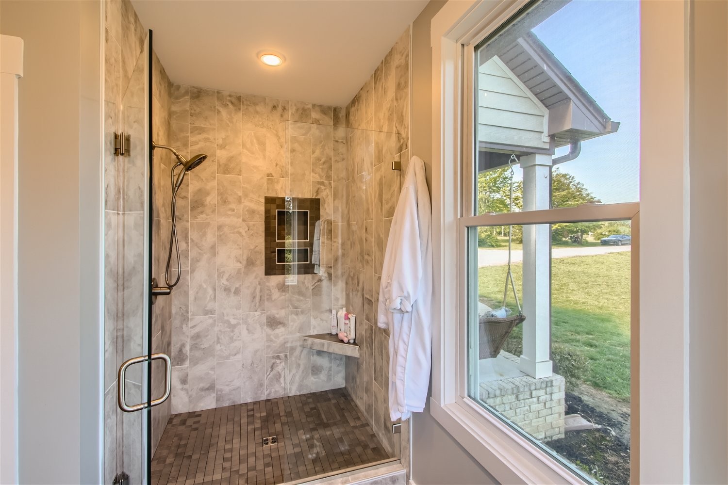 190 Mitchell Road Portland, TN 37148 - Photo 20 of 28 a bathroom with a shower