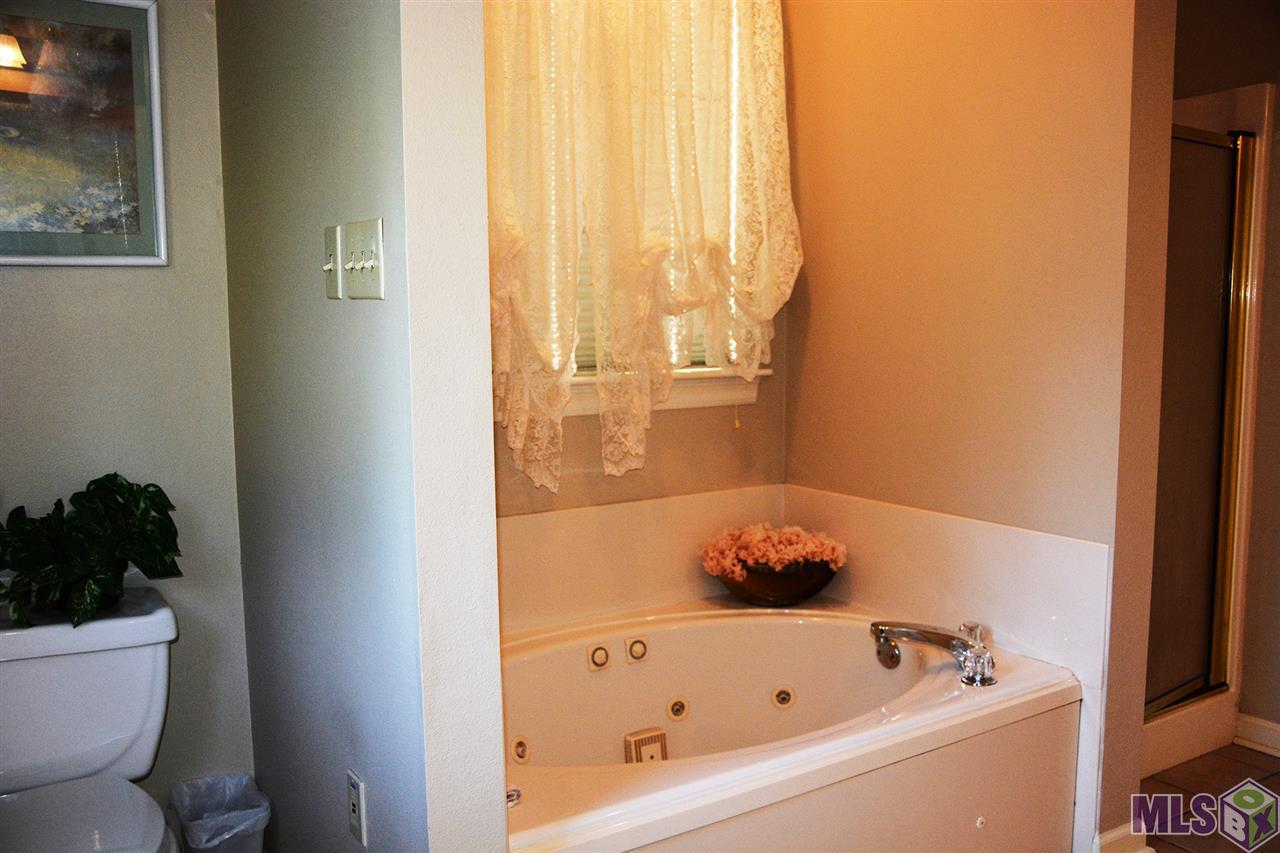 10361 Springwind Court Baton Rouge, LA 70810 - Photo 12 of 19