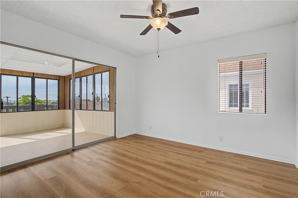 819 North Maria Avenue Redondo Beach, CA 90277 - Photo 15 of 42