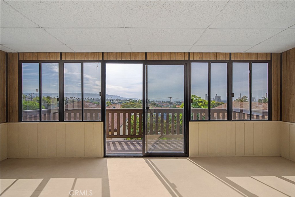 819 North Maria Avenue Redondo Beach, CA 90277 - Photo 16 of 42