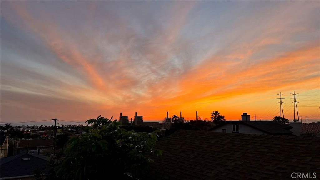 819 North Maria Avenue Redondo Beach, CA 90277 - Photo 8 of 42