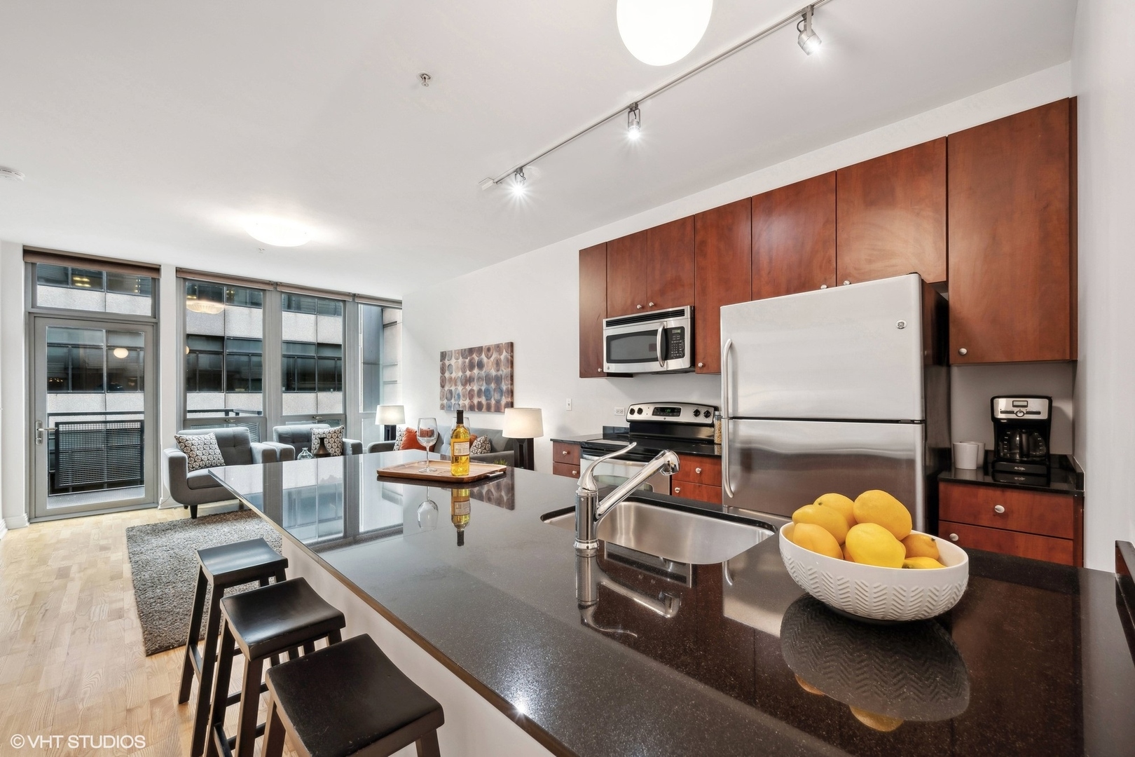 565 West Quincy Street, Unit 902 Chicago, IL 60661 - Photo 5 of 26