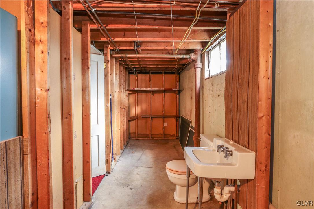 2025 Kensington Road Bethlehem, PA 18018 - Photo 35 of 42 Gallery Image 35