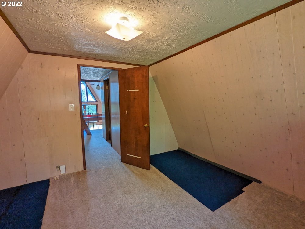 73793 Road 20 East Rhododendron, OR 97049 - Photo 14 of 25 Gallery Image 14