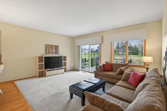 $369,900 | 786 Regent Drive, Shakopee, MN 55379