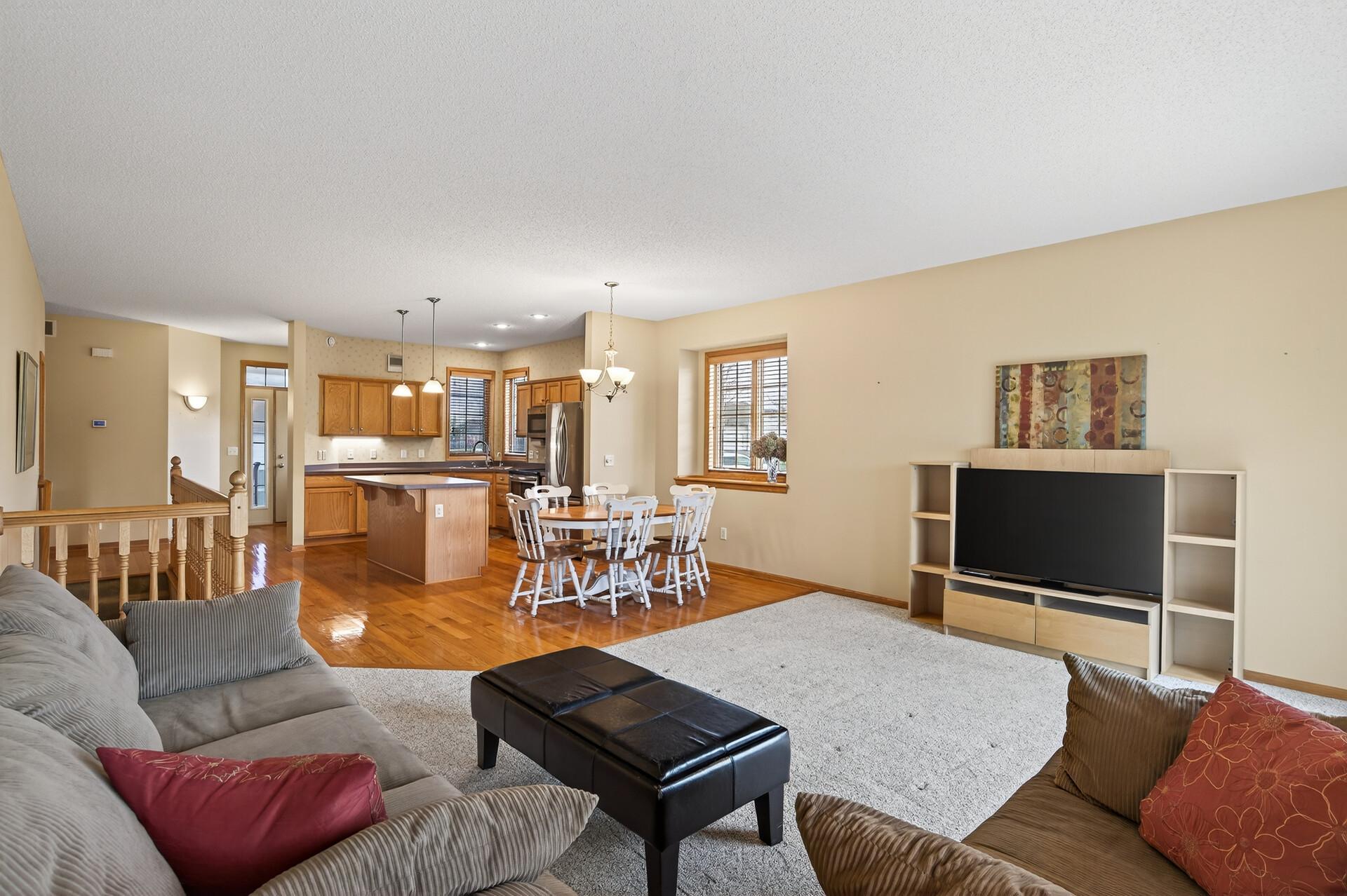 786 Regent Drive Shakopee, MN 55379 - Photo 12 of 33