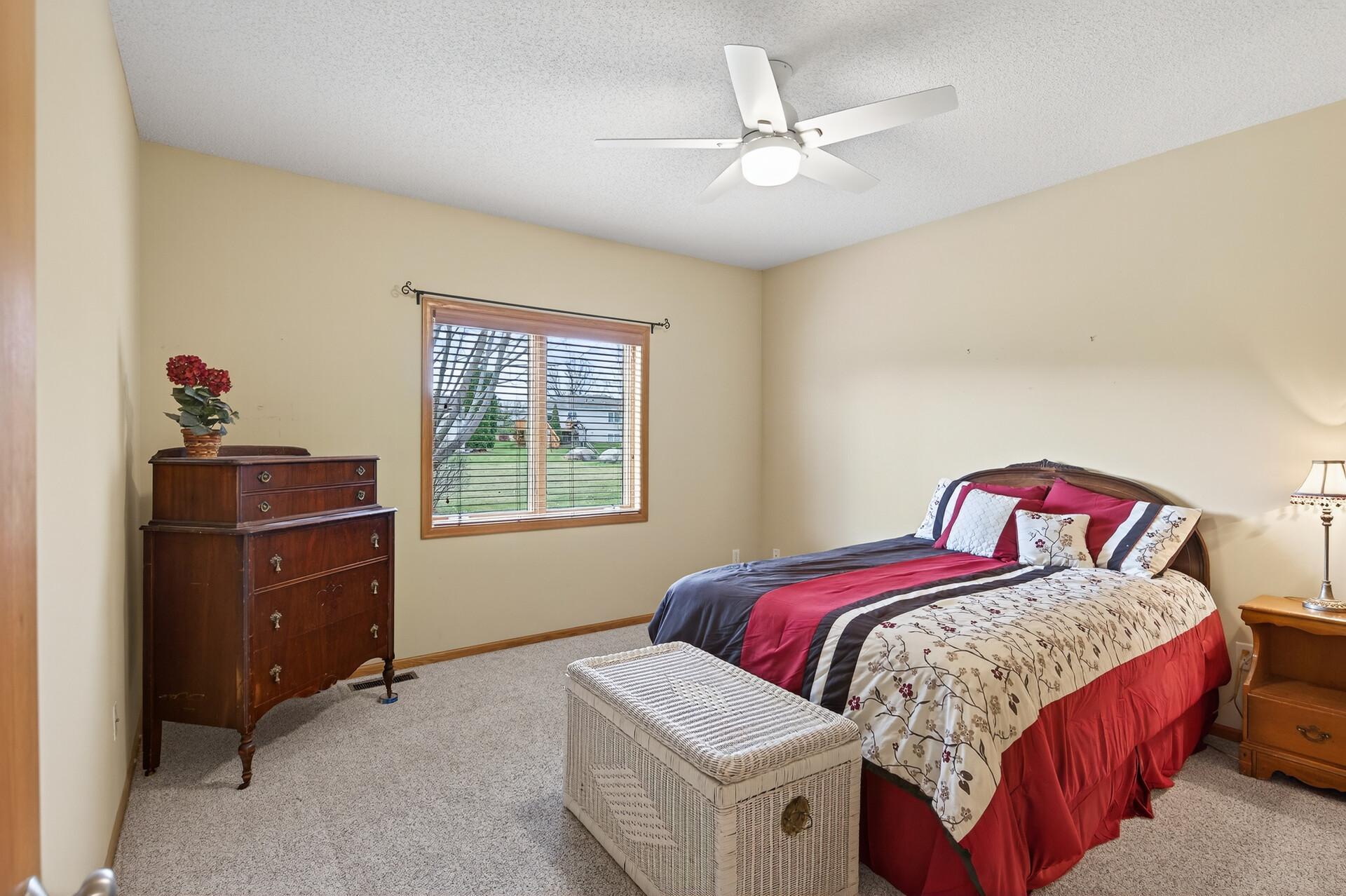 786 Regent Drive Shakopee, MN 55379 - Photo 13 of 33