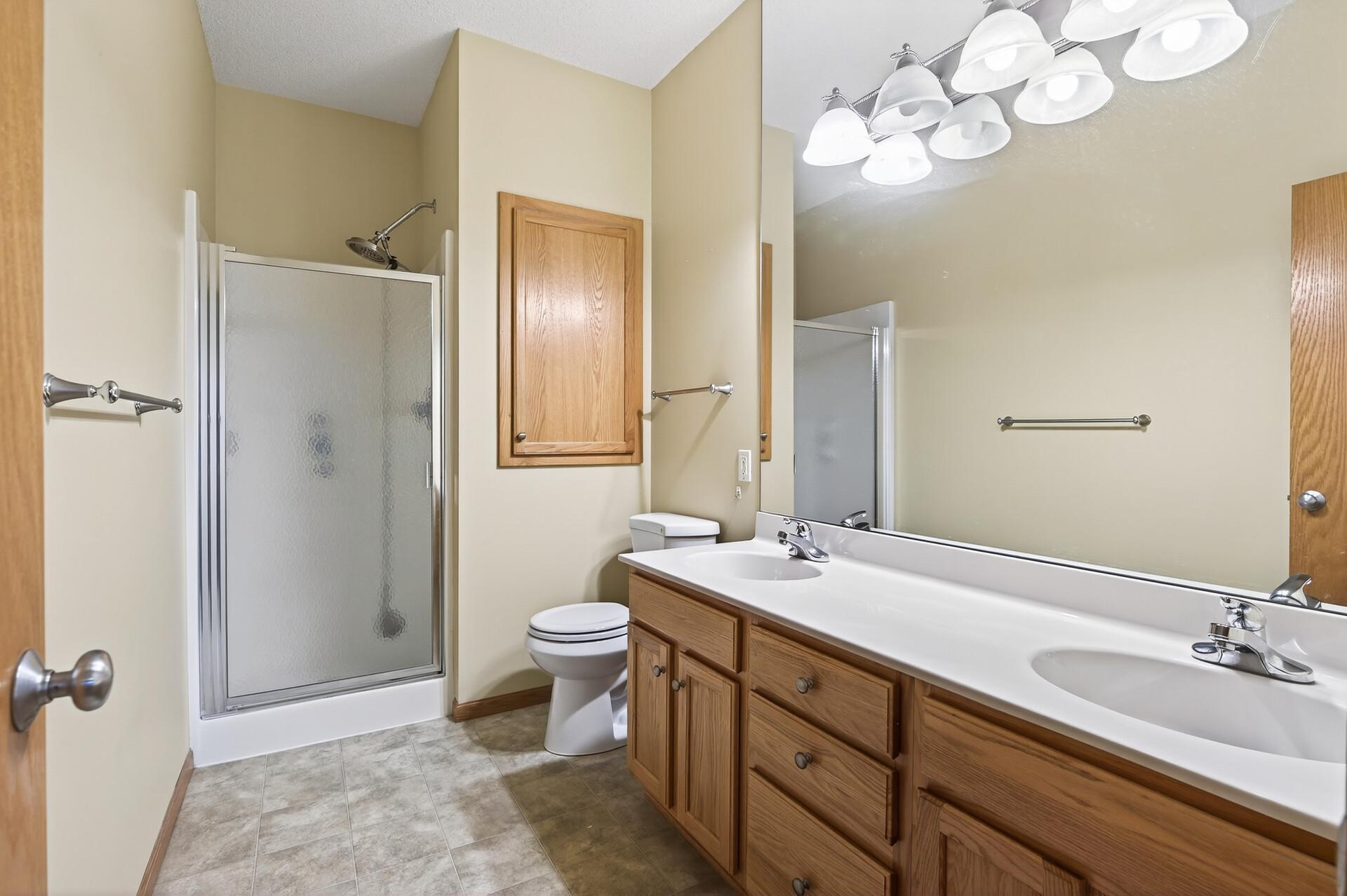 786 Regent Drive Shakopee, MN 55379 - Photo 15 of 33