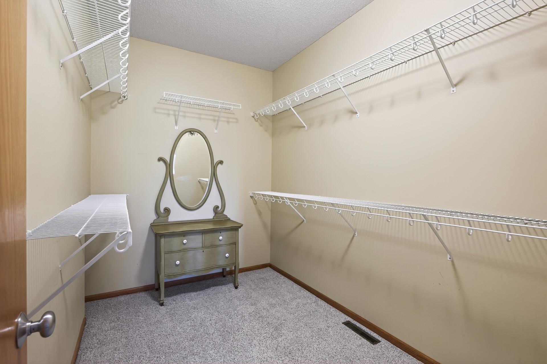 786 Regent Drive Shakopee, MN 55379 - Photo 16 of 33