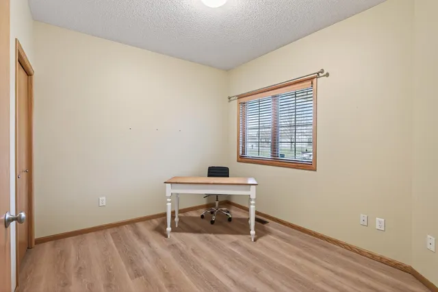 $369,900 | 786 Regent Drive, Shakopee, MN 55379