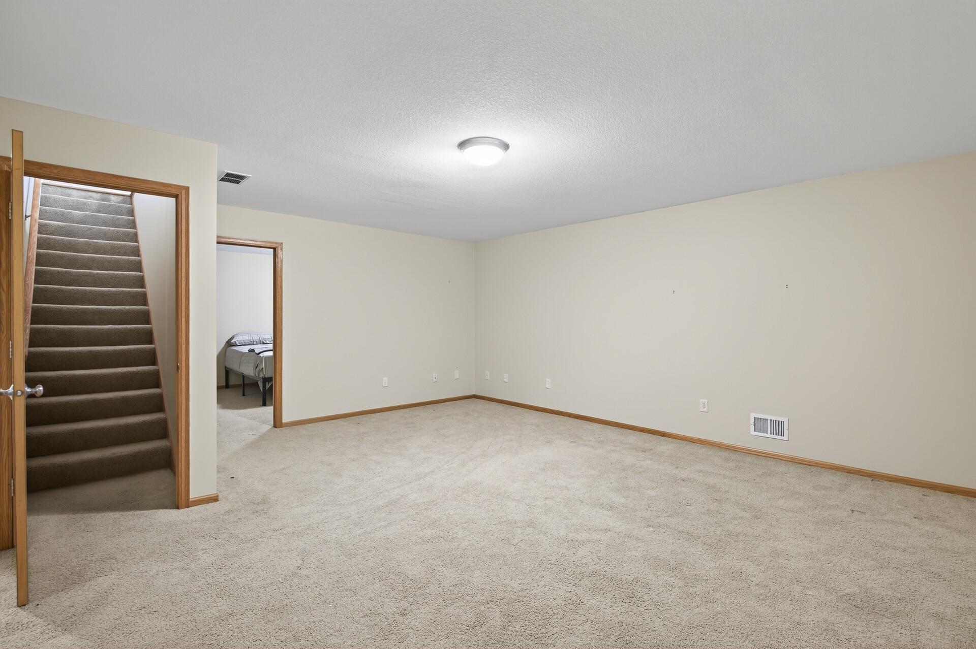 786 Regent Drive Shakopee, MN 55379 - Photo 20 of 33