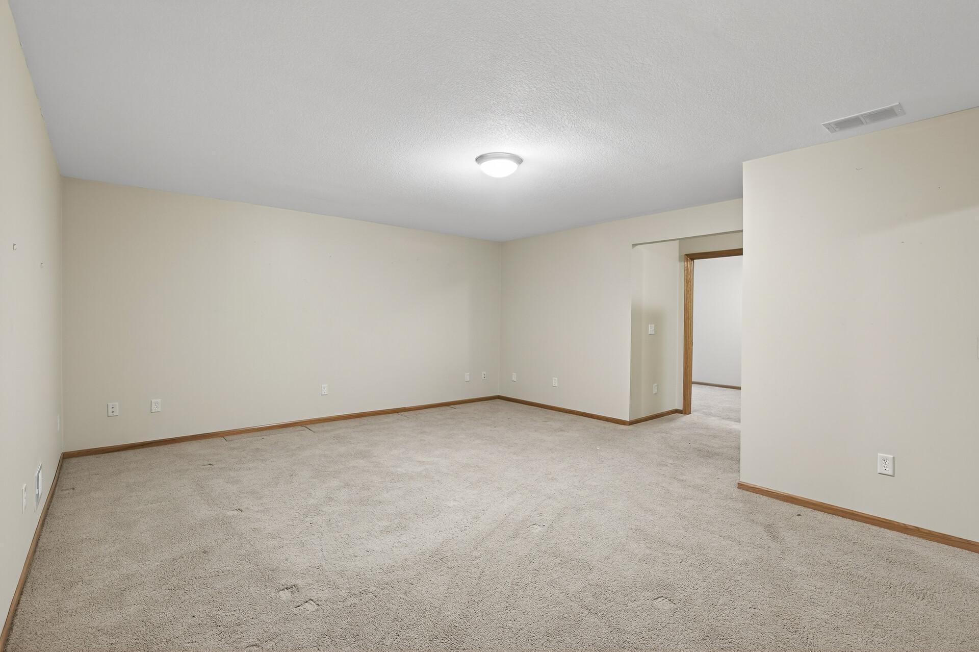 786 Regent Drive Shakopee, MN 55379 - Photo 21 of 33