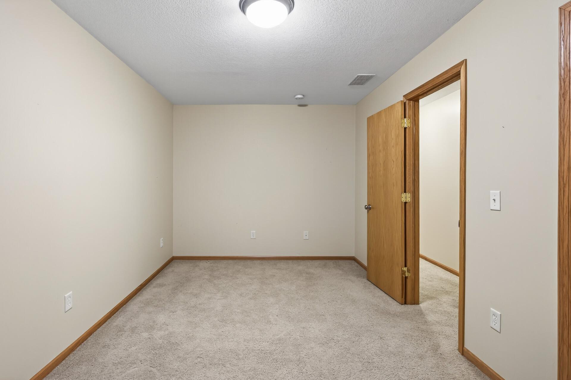 786 Regent Drive Shakopee, MN 55379 - Photo 24 of 33