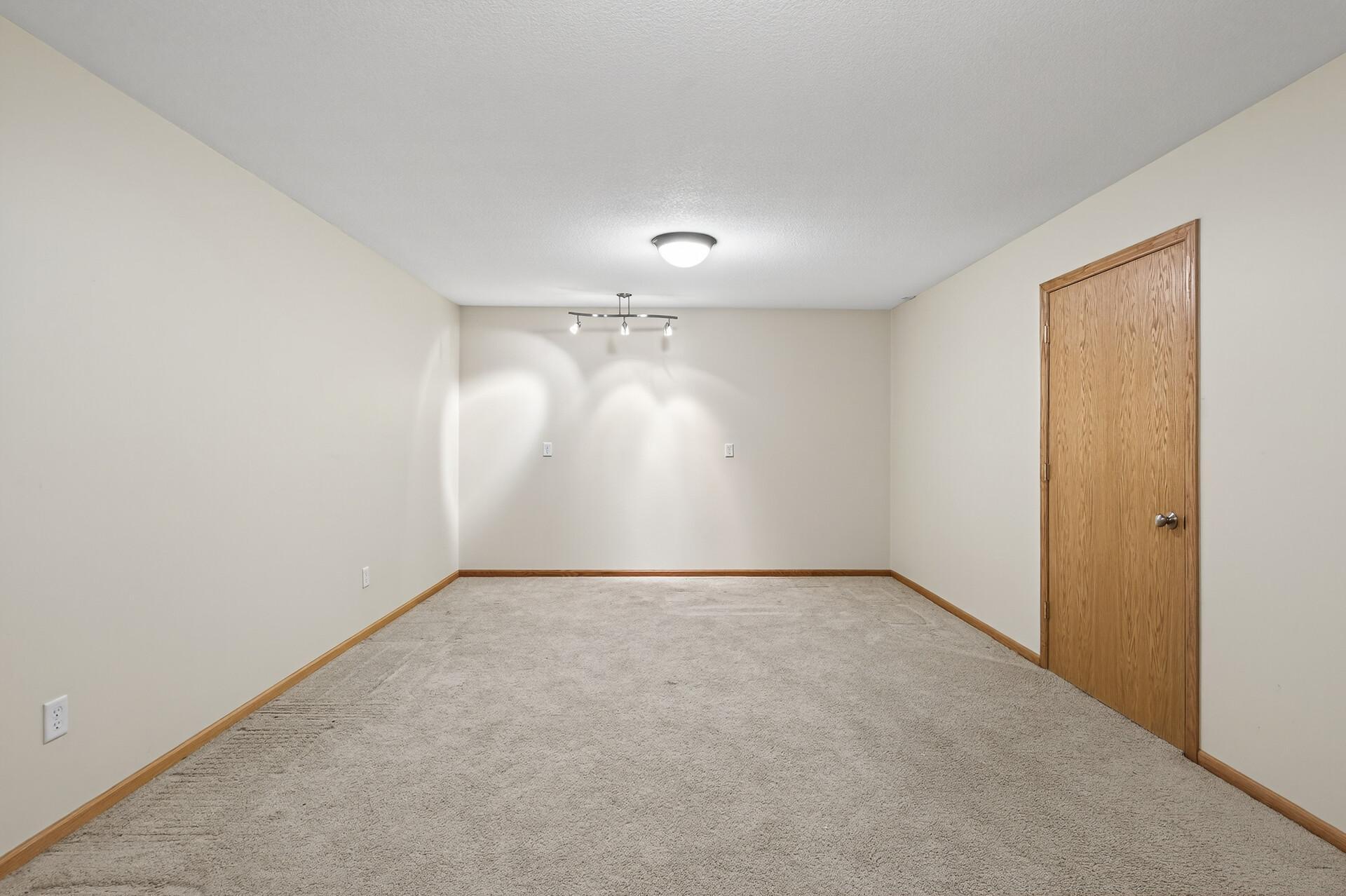 786 Regent Drive Shakopee, MN 55379 - Photo 26 of 33