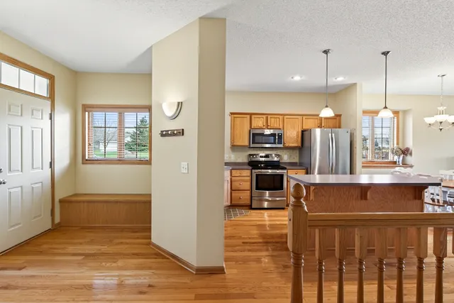 $369,900 | 786 Regent Drive, Shakopee, MN 55379