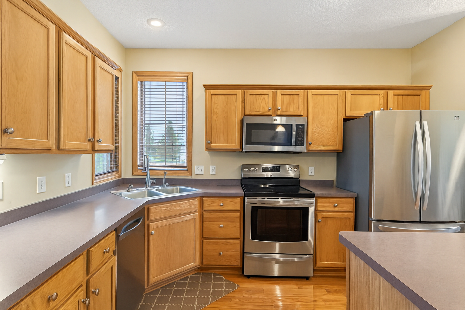 786 Regent Drive Shakopee, MN 55379 - Photo 6 of 33