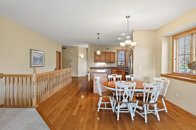 $369,900 | 786 Regent Drive, Shakopee, MN 55379