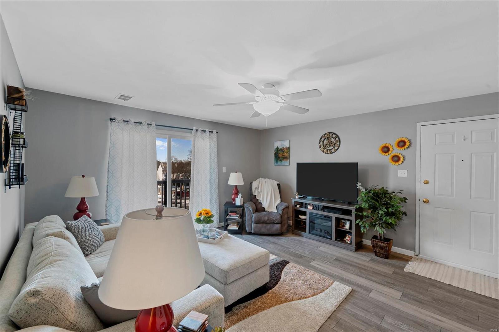 4539 Little Rock Road, Unit E St. Louis, MO 63128 - Photo 9 of 21 Gallery Image 9