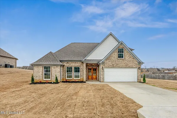 $368,000 | 7693 Ridgefield Drive, Horn Lake, MS 38637