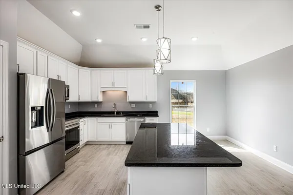 $368,000 | 7693 Ridgefield Drive, Horn Lake, MS 38637